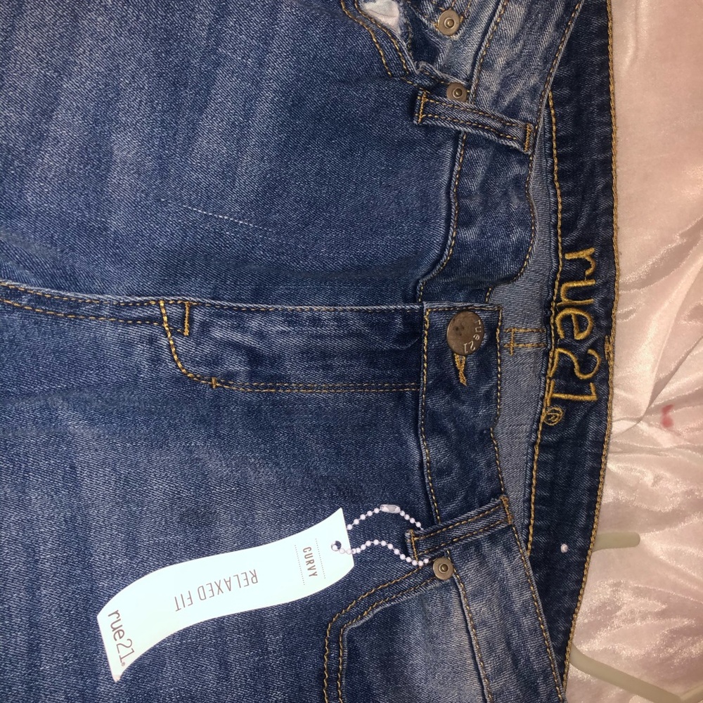 Rue 21 capris